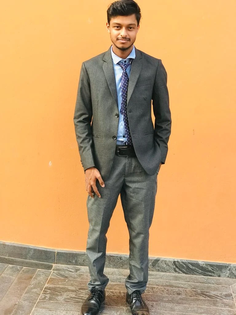 freelance-digital-marketer-in-wayanad-formal-dress-professional-portrait